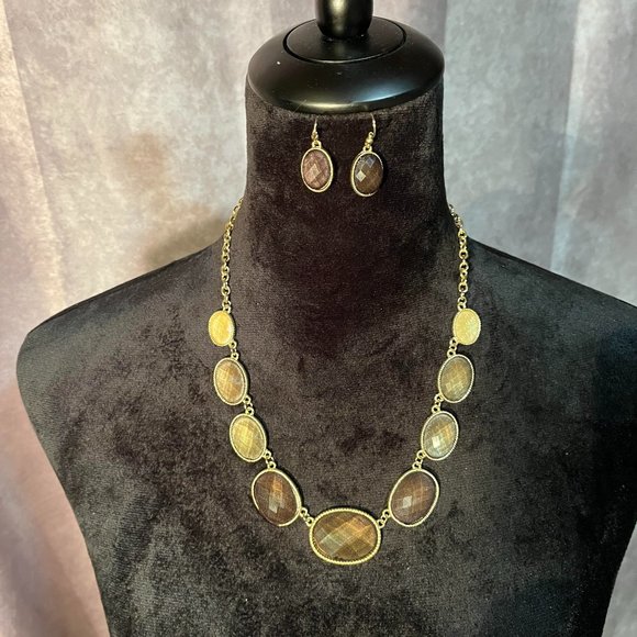 Gold - Brown/Tan Jeweled Necklace and Earrings Set - Picture 3 of 4